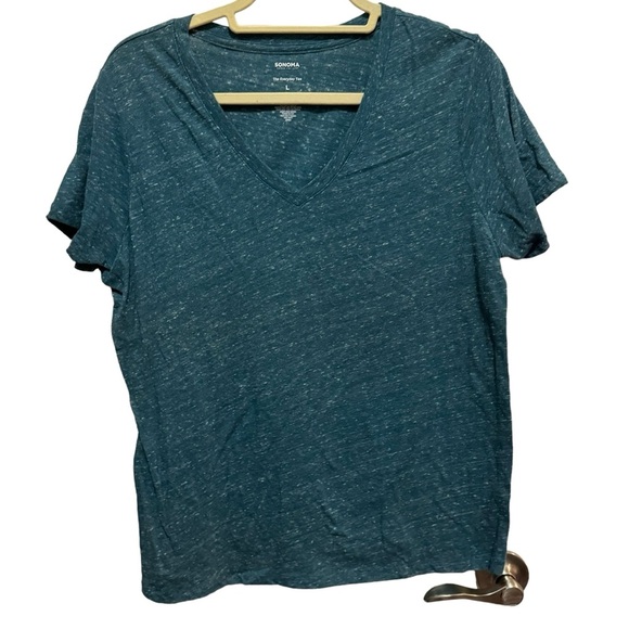 Sonoma Tops - Sonoma - Everyday Tee - Vneck - Size L